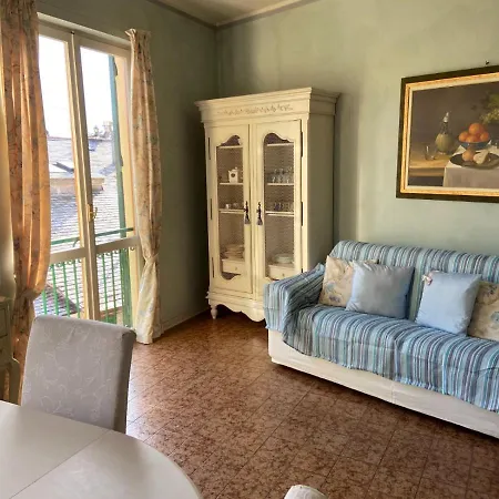 Lola A Apartment
